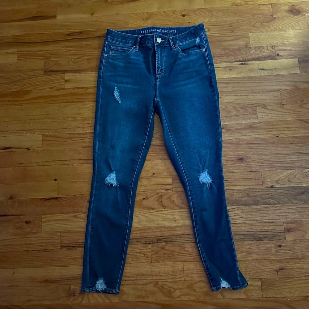Like New! Articles Of Society Jeans size 28 - Picture 7 of 7